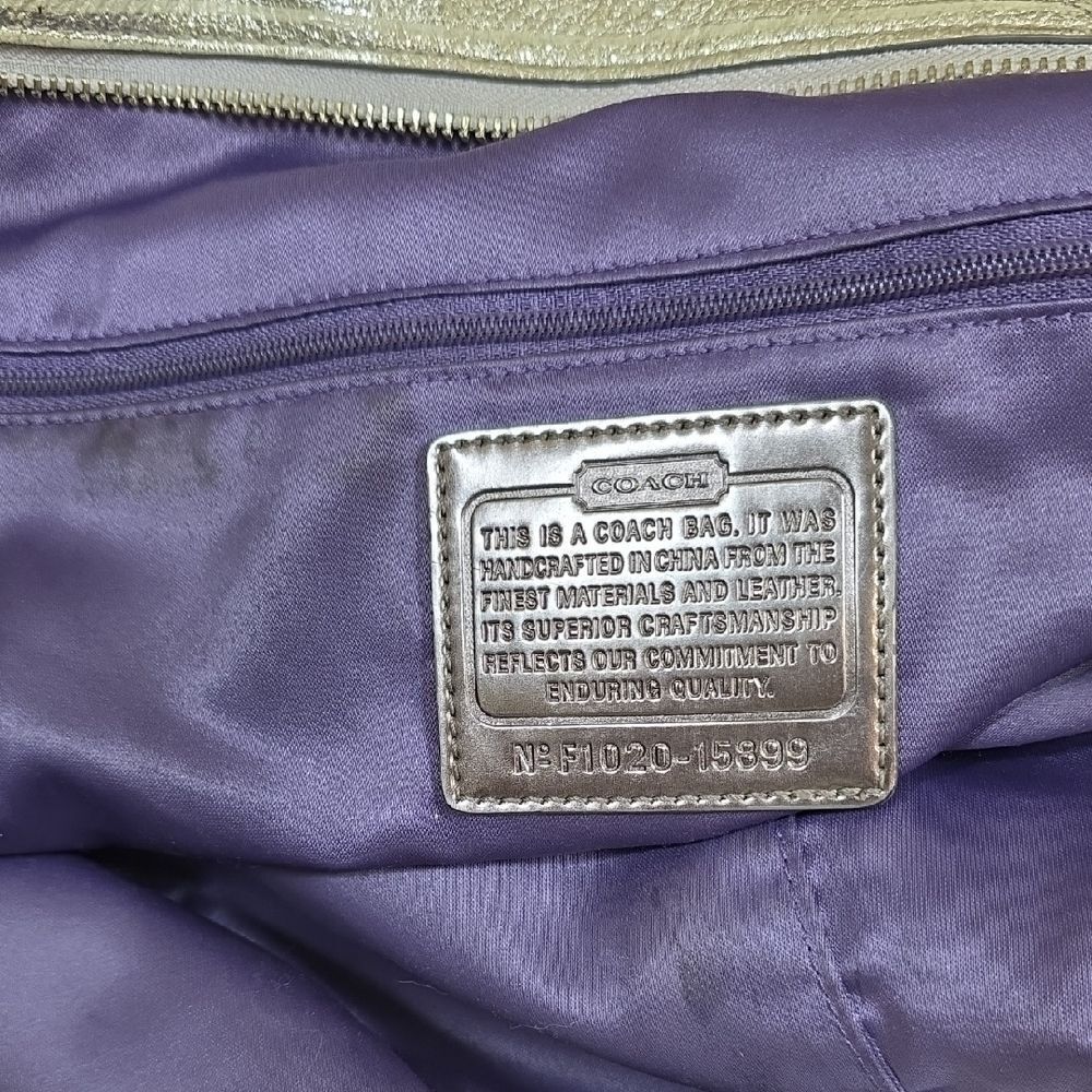 Coach RARE Poppy Storypatch Collectible XL - Picture 15 of 16